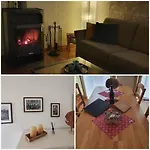 Historisches Schulhaus Mit Kamin Fuer Familiengarten An Nordsee Appartement Butjadingen