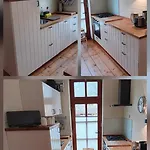 شقة Historisches Schulhaus Mit Kamin Fuer Familiengarten An Nordsee *