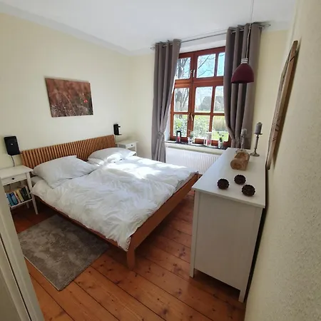 Appartamento Historisches Schulhaus Mit Kamin Fuer Familiengarten An Nordsee *