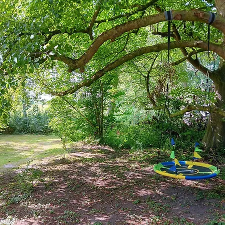 Historisches Schulhaus Mit Kamin Fuer Familiengarten An Nordsee アパート ブットヤーディンゲン