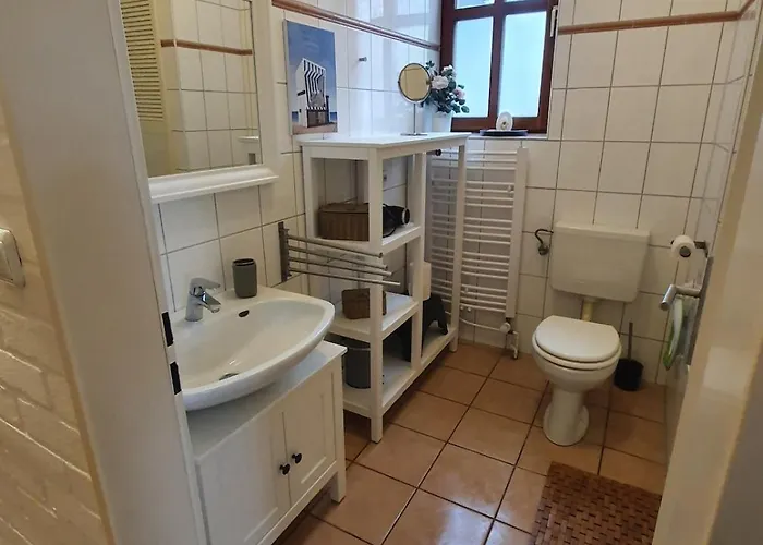 Historisches Schulhaus Mit Kamin Fuer Familiengarten An Nordsee