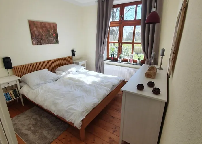 アパート Historisches Schulhaus Mit Kamin Fuer Familiengarten An Nordsee *