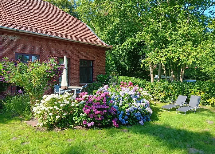 Historisches Schulhaus Mit Kamin Fuer Familiengarten An Nordsee アパート *